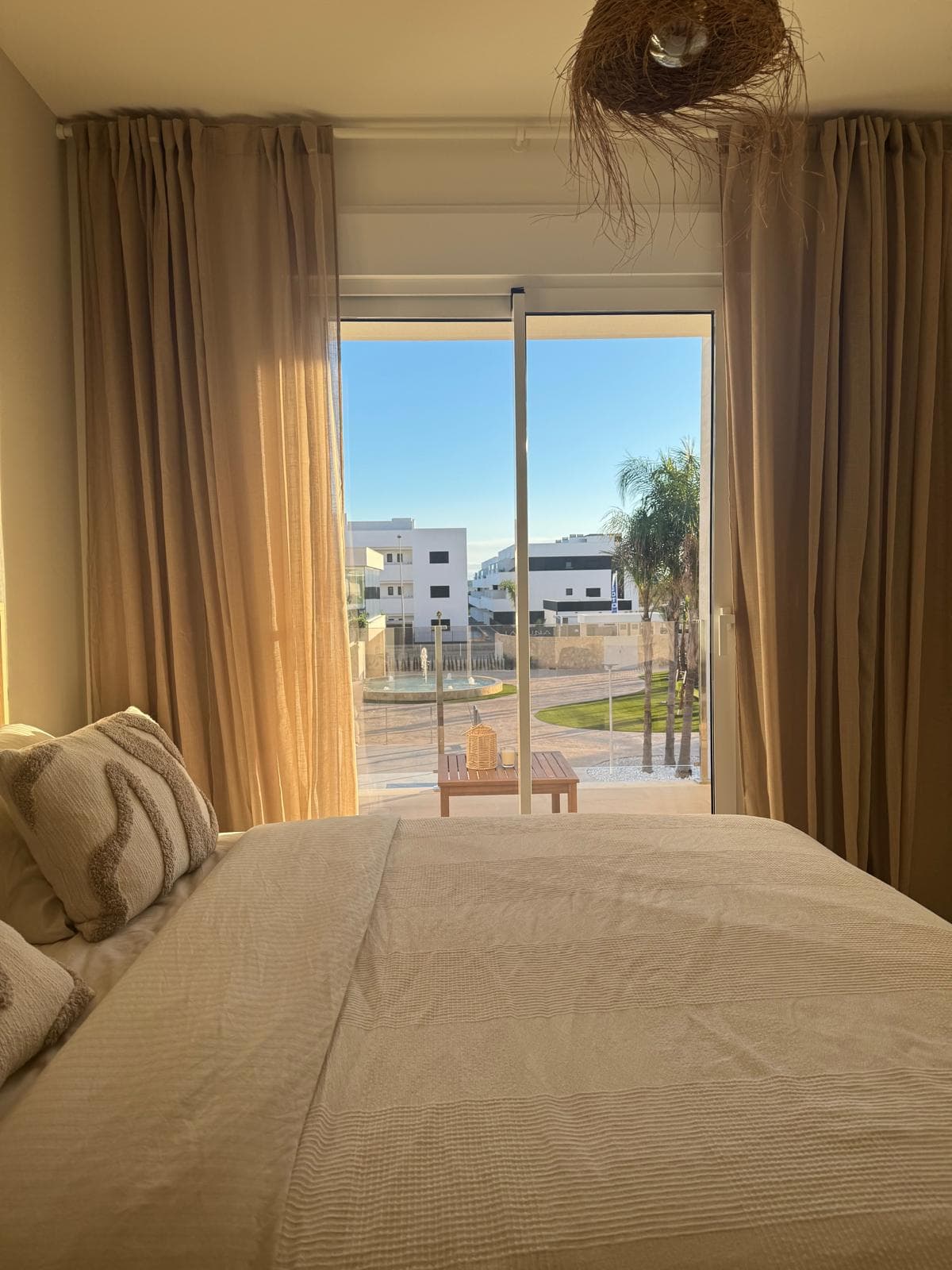 Comfortabele hoofdslaapkamer